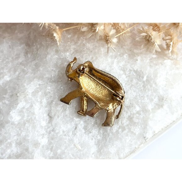 Elephant Figural Gold Toned Clear Rhinestoned Vintage Costume Jewelry Brooch - Picture 9 of 9